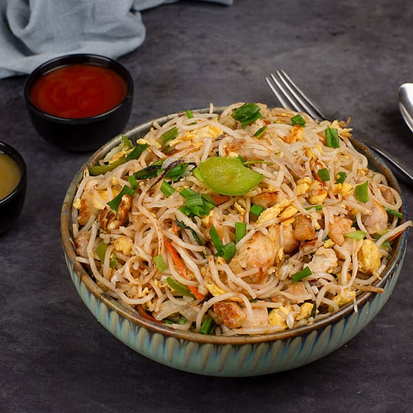 Schezwan Chicken Noodles